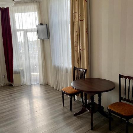 Apartment Studio -Біля Вокзалу-Недалеко Від Центру-Городоцька 151 Lviv Kültér fotó